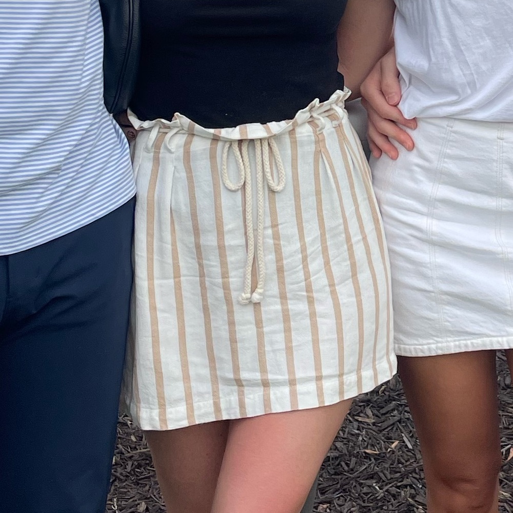 American Eagle Outfitters Casual Outfits in Blue, White, and Black
